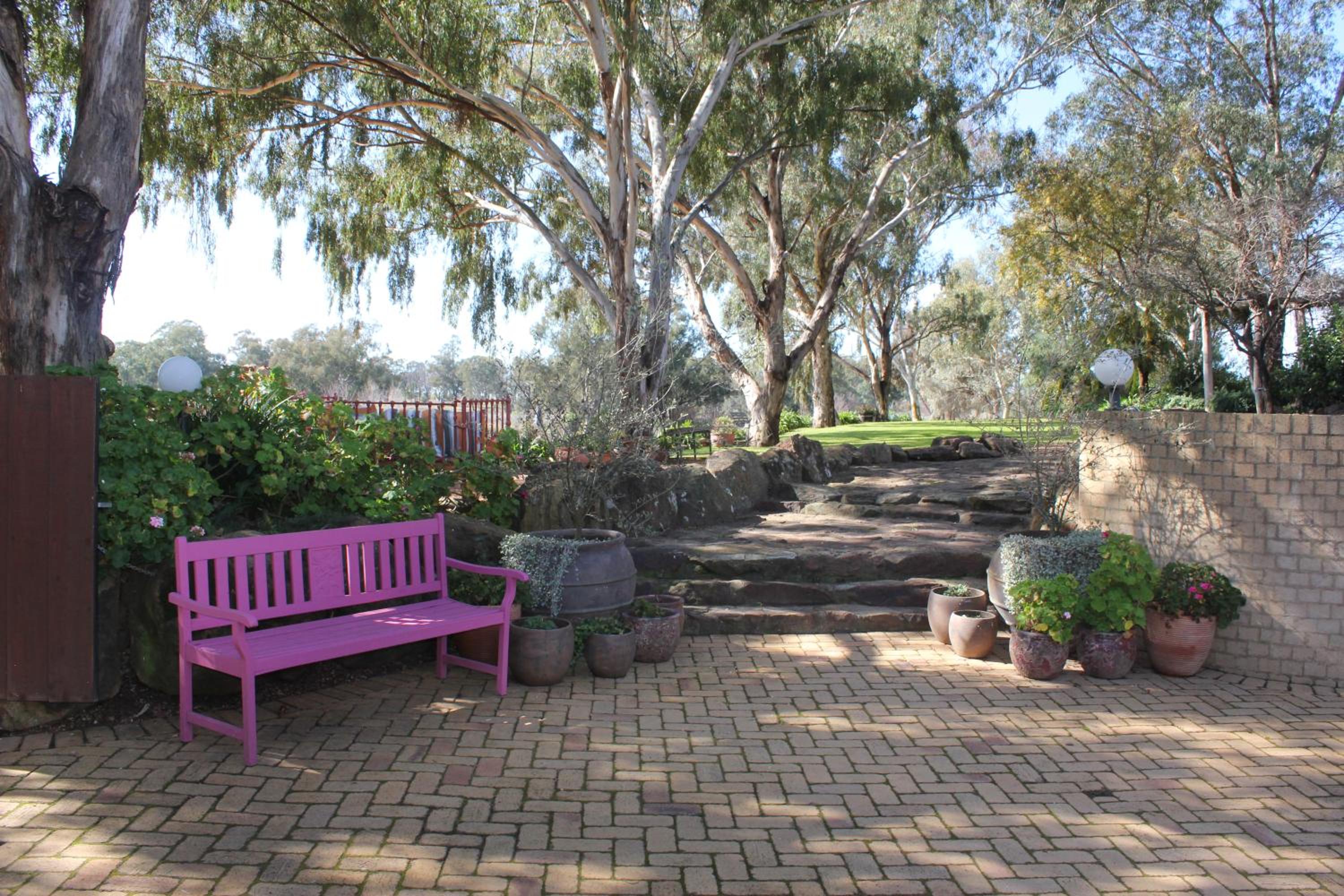 Outback Cellar & Country Cottage