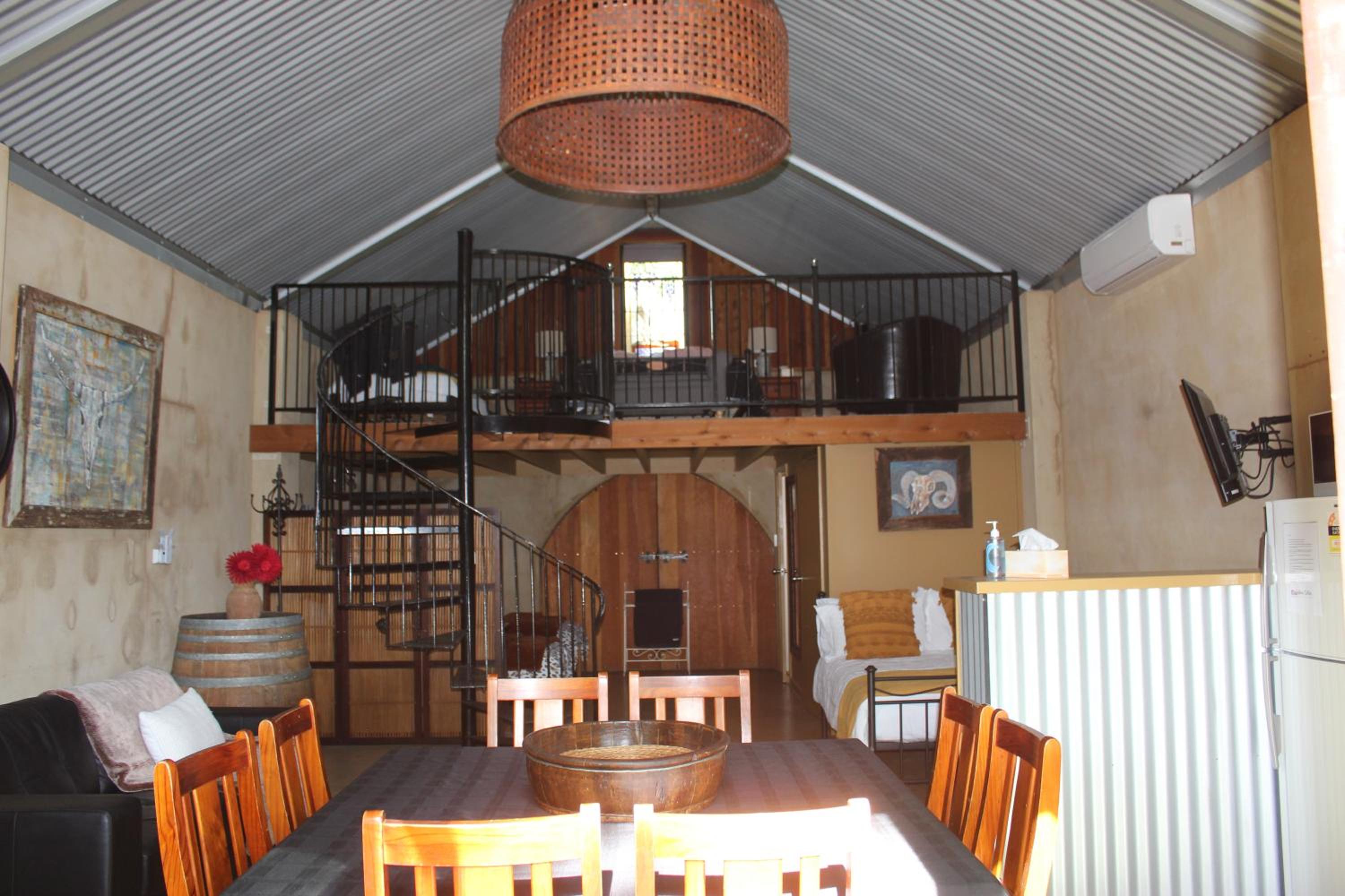 Outback Cellar & Country Cottage