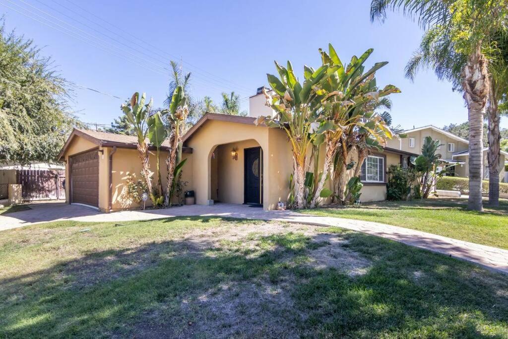 Woodland Hills 3 bedroom w/ pool and spa