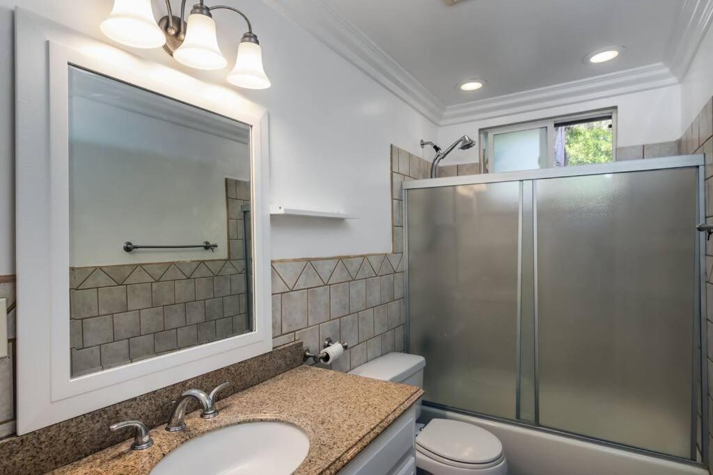 Woodland Hills 3 bedroom w/ pool and spa