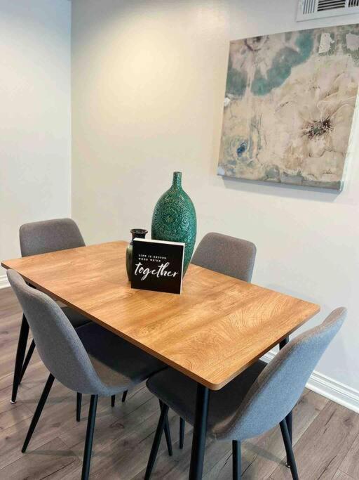 Woodland Hills 3 bedroom w/ pool and spa