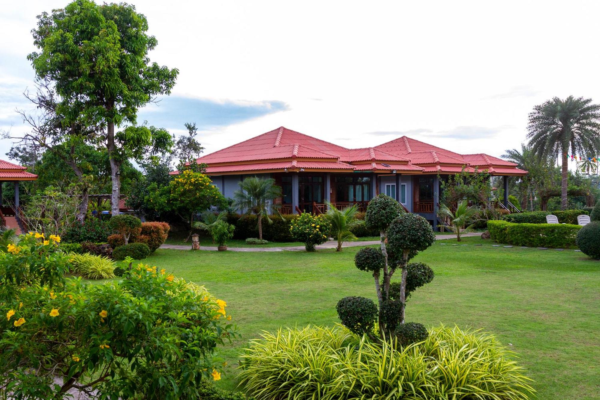 Lanta Lapaya Resort