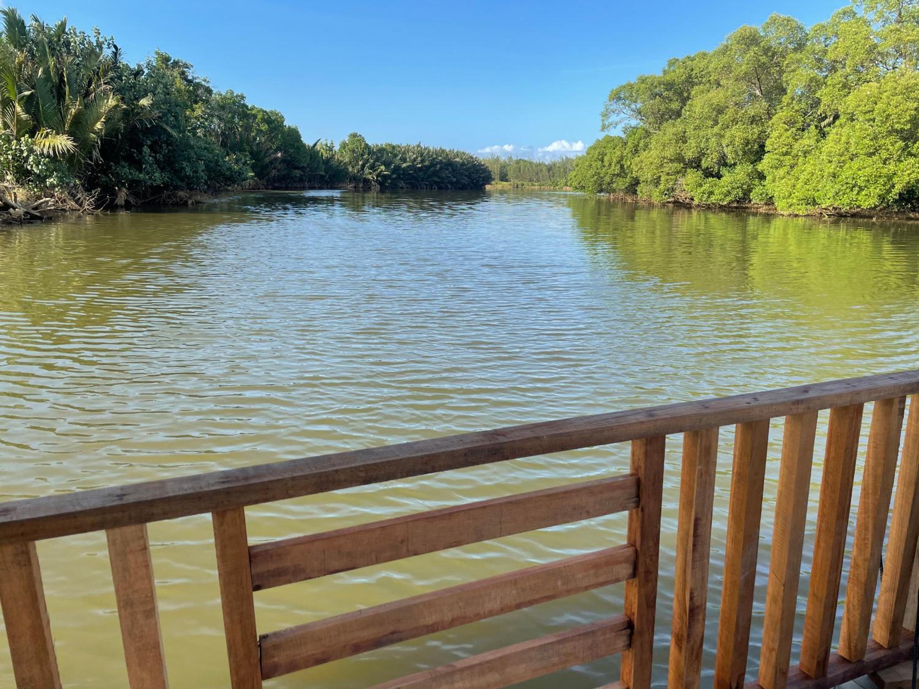 Qimmy Riverside Floating Cabin