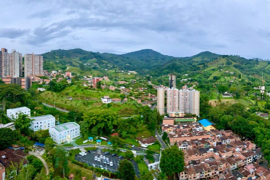 CE20 Excepcional Apartamento Piscina y parqueadero