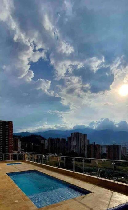 CE20 Excepcional Apartamento Piscina y parqueadero