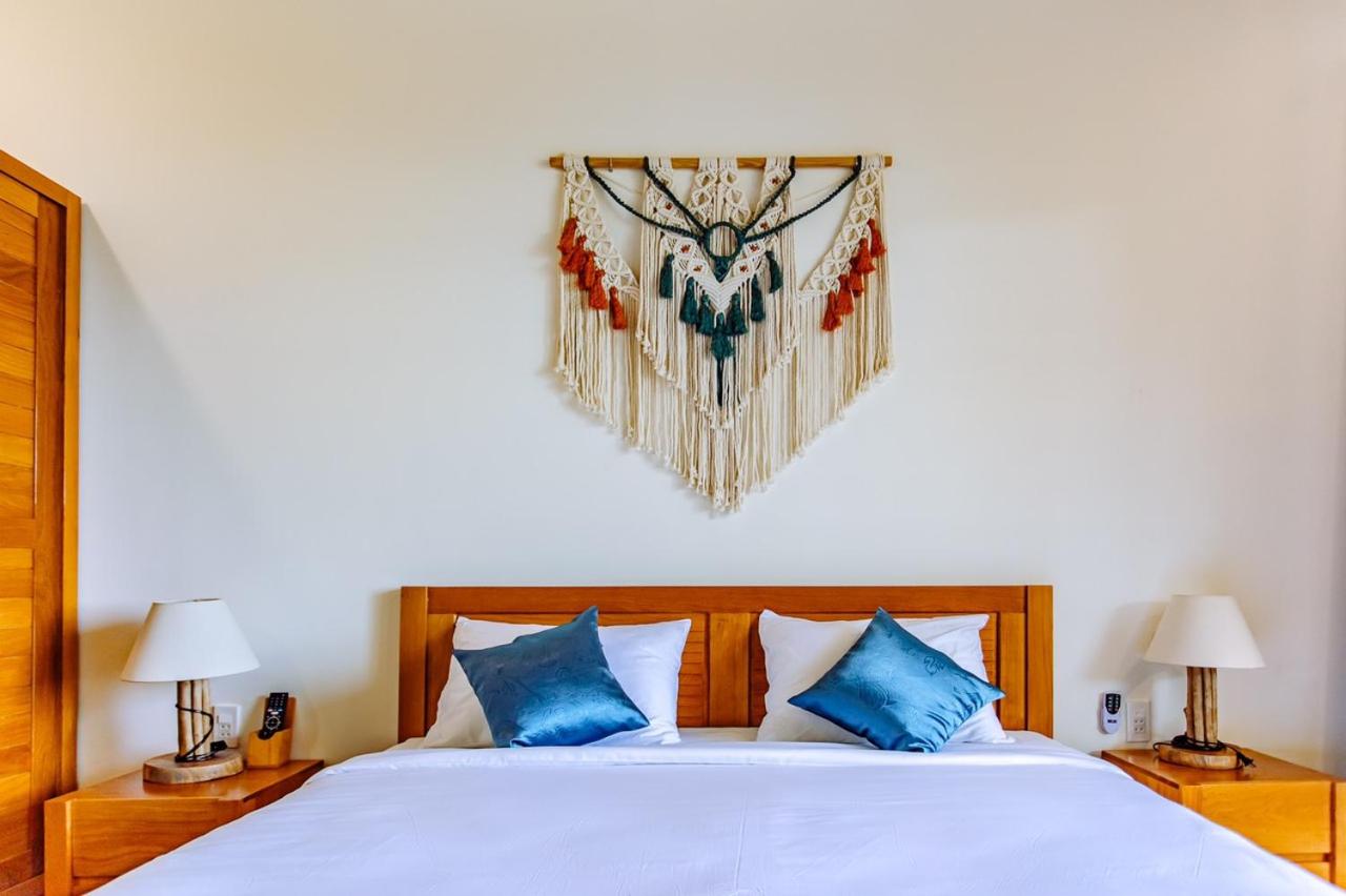 Rocks Beach Boutique
