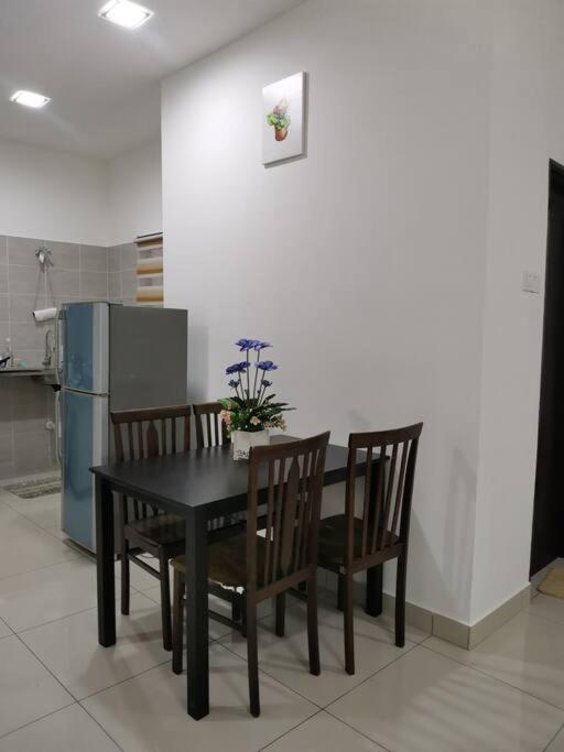 Zanra Homestay at Residensi Zamrud Blok B photo 5