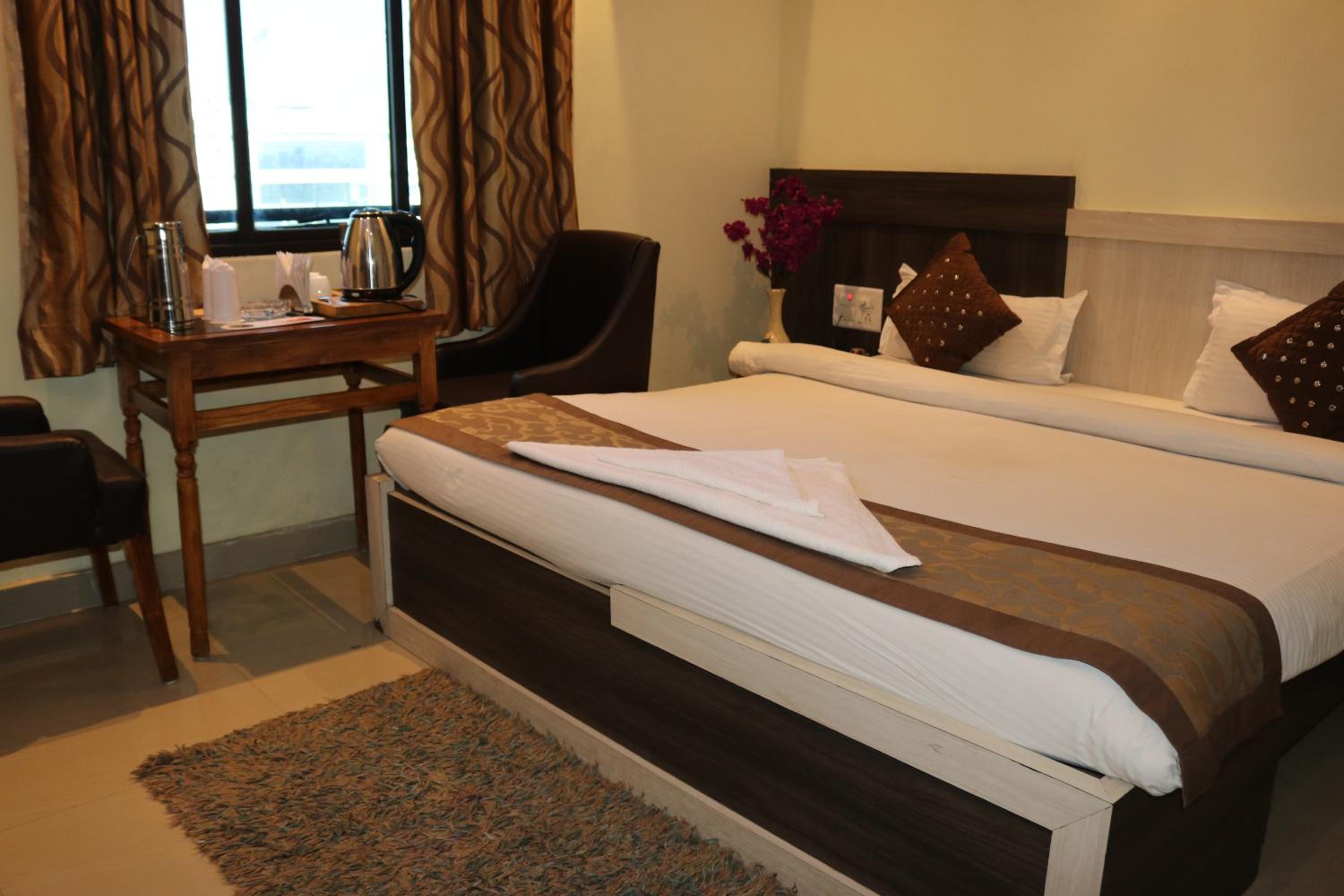 Hotel Vaishnavi Heights view 2