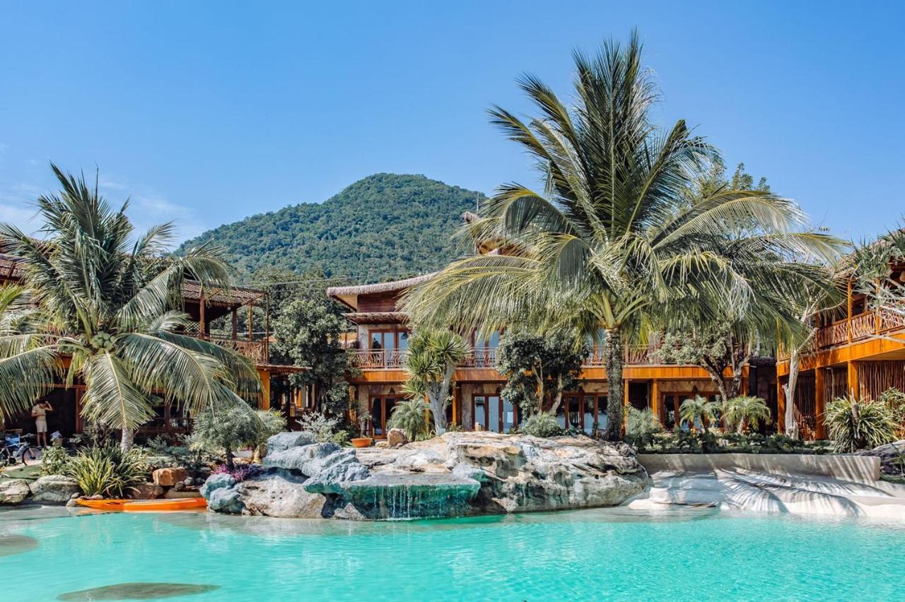 Rocks Beach Boutique