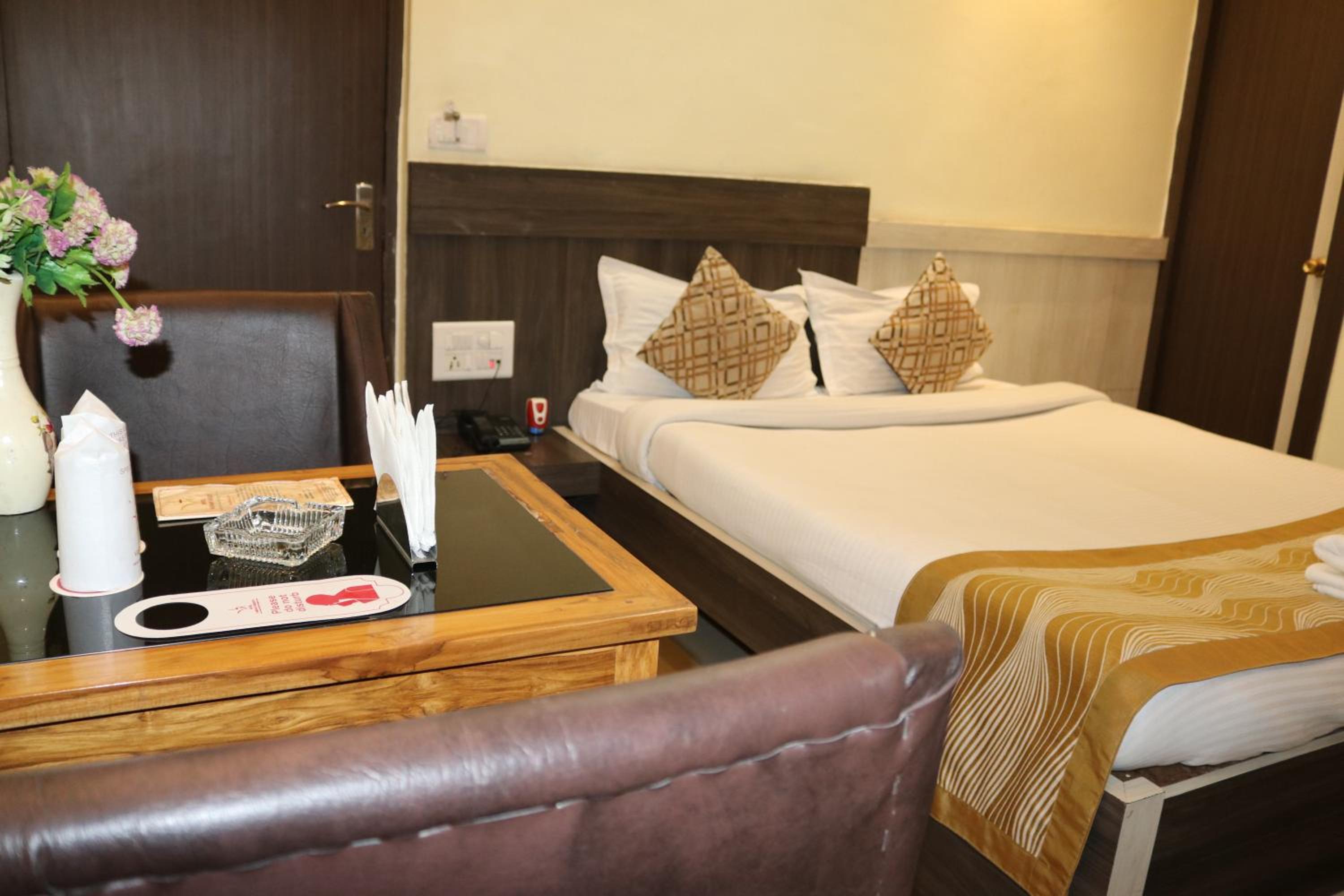 Hotel Vaishnavi Heights view 4