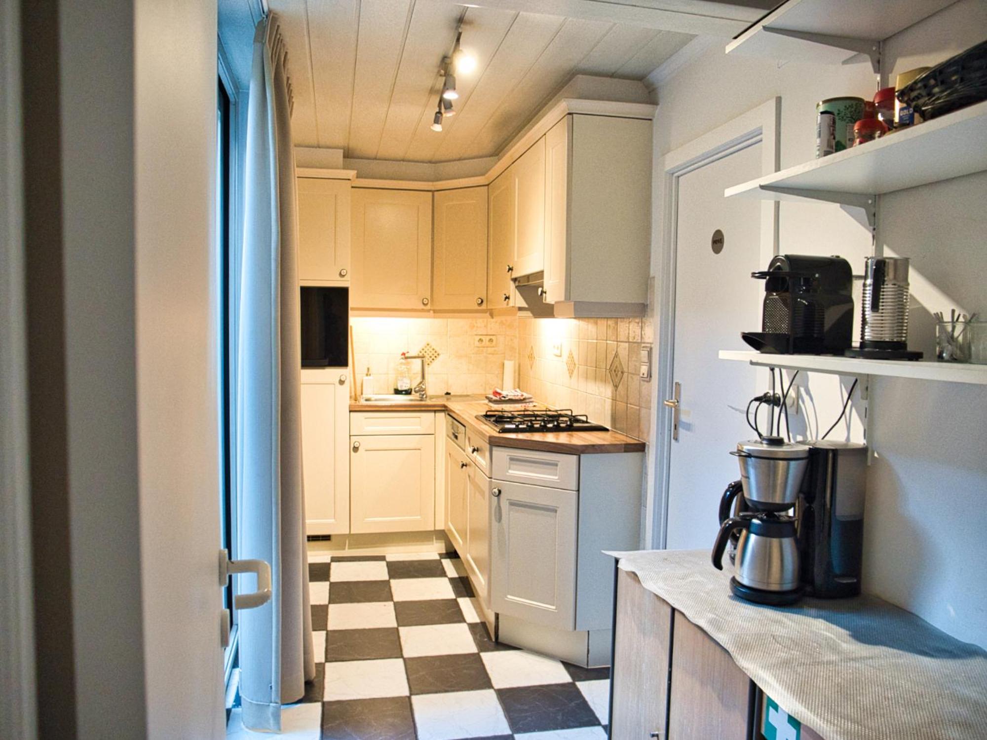 Central Bruges Home with 4 Ensuites