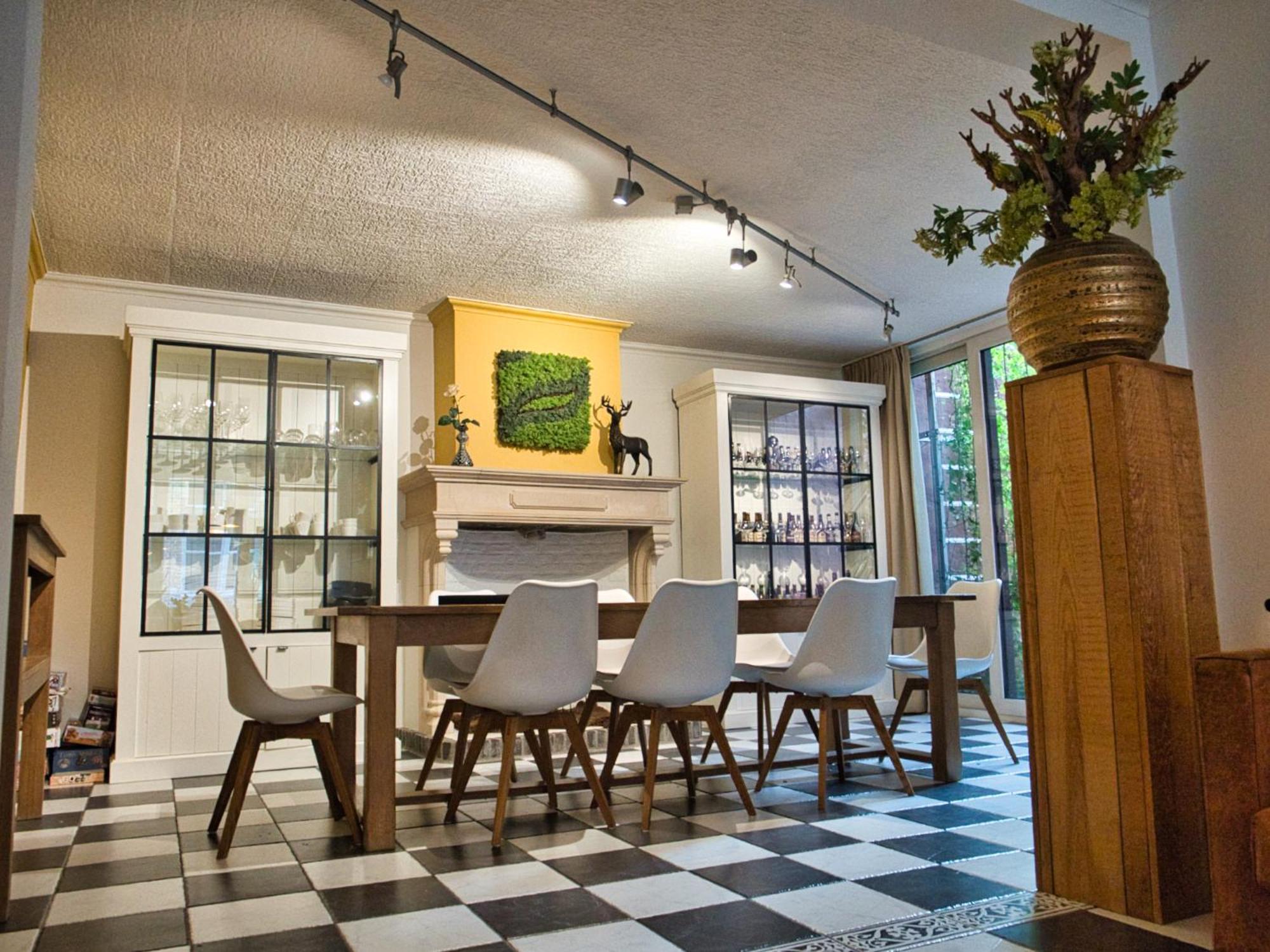 Central Bruges Home with 4 Ensuites