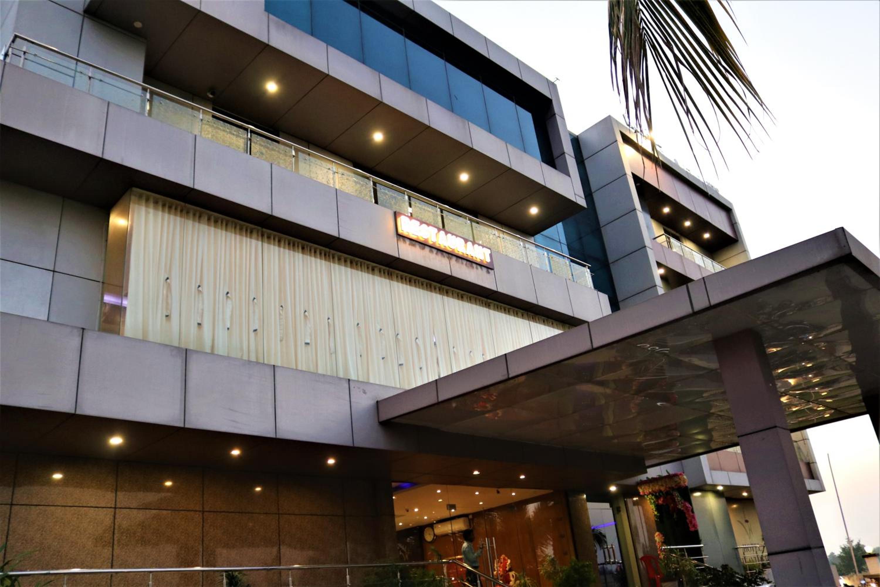 Hotel Vaishnavi Heights - Property Image 1