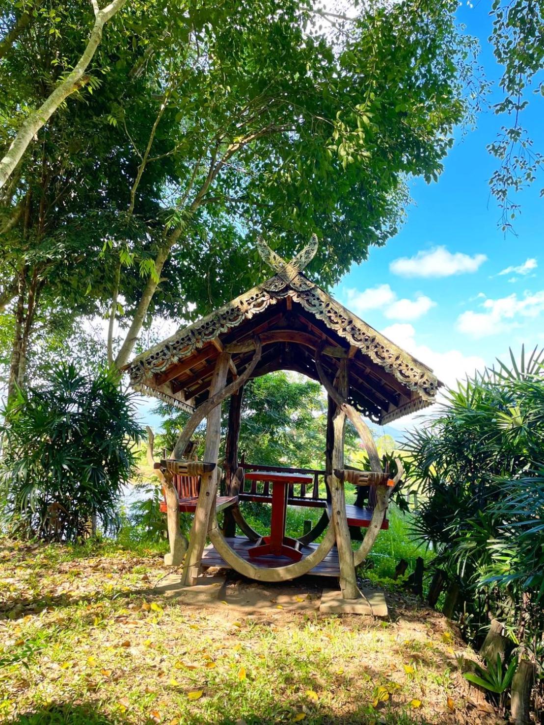 Khoom Kam Kaew