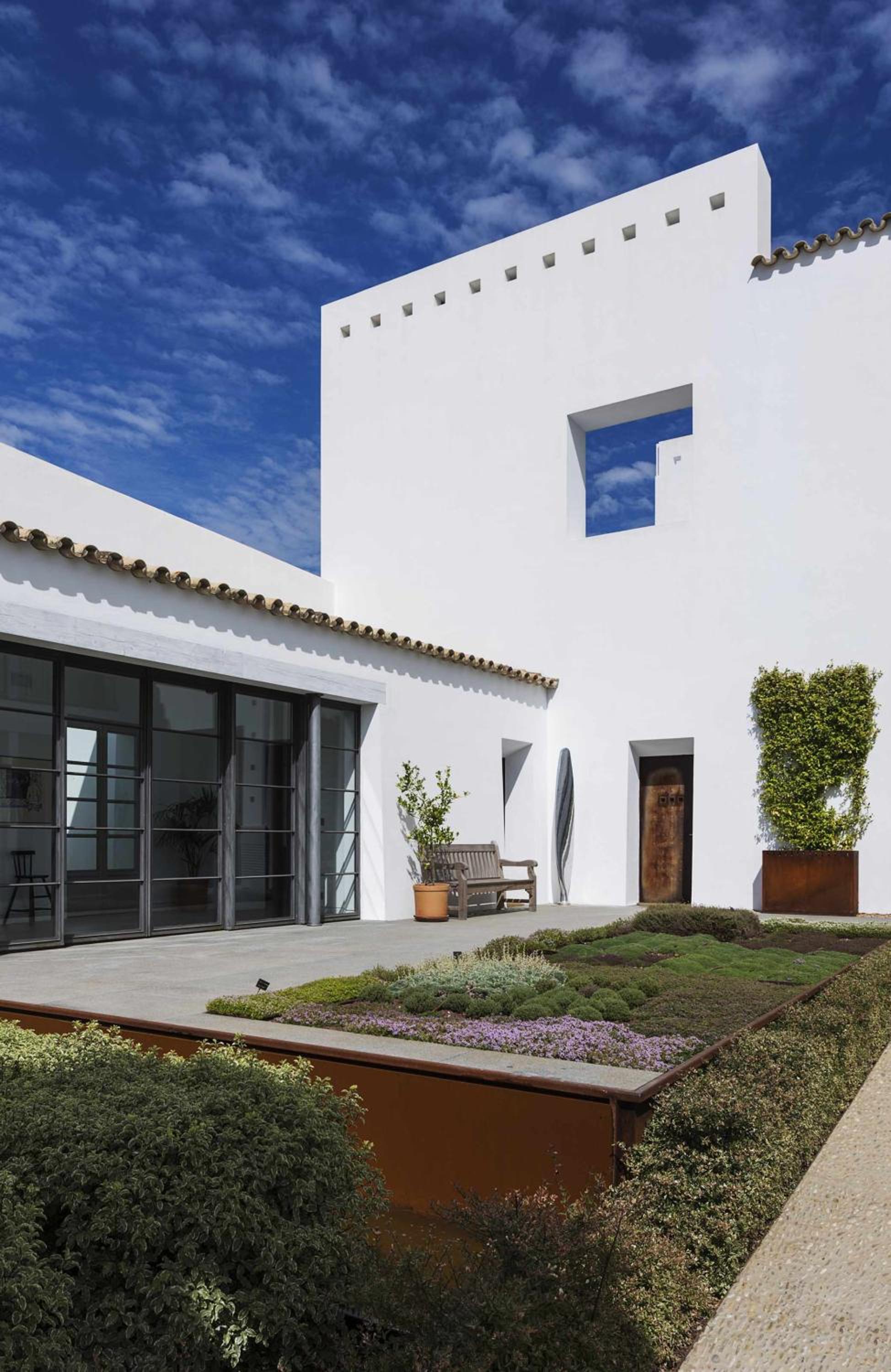 Cortijo exclusivo rodeado de un olivar centenario