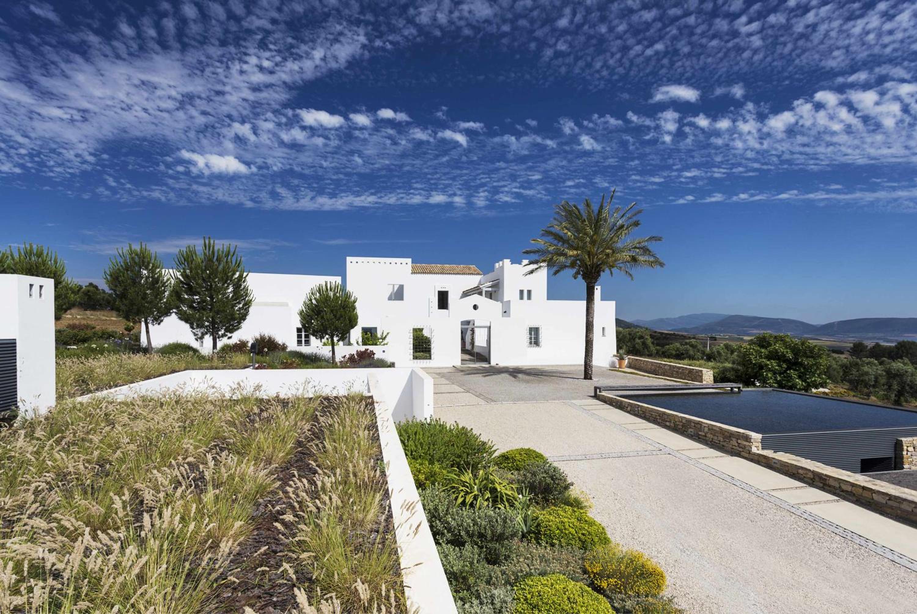 Cortijo exclusivo rodeado de un olivar centenario