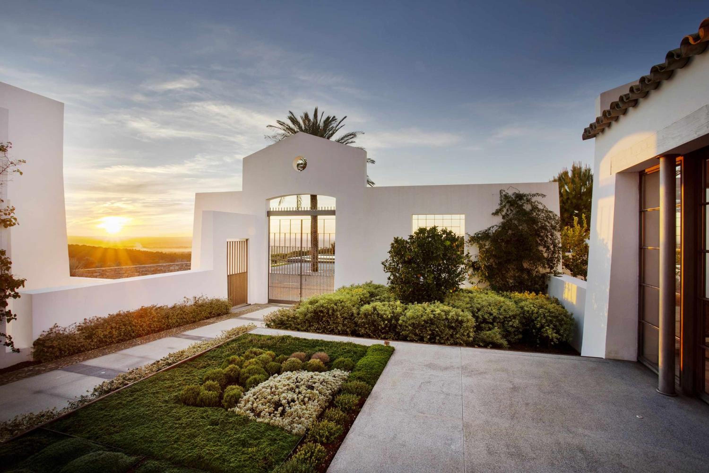 Cortijo exclusivo rodeado de un olivar centenario