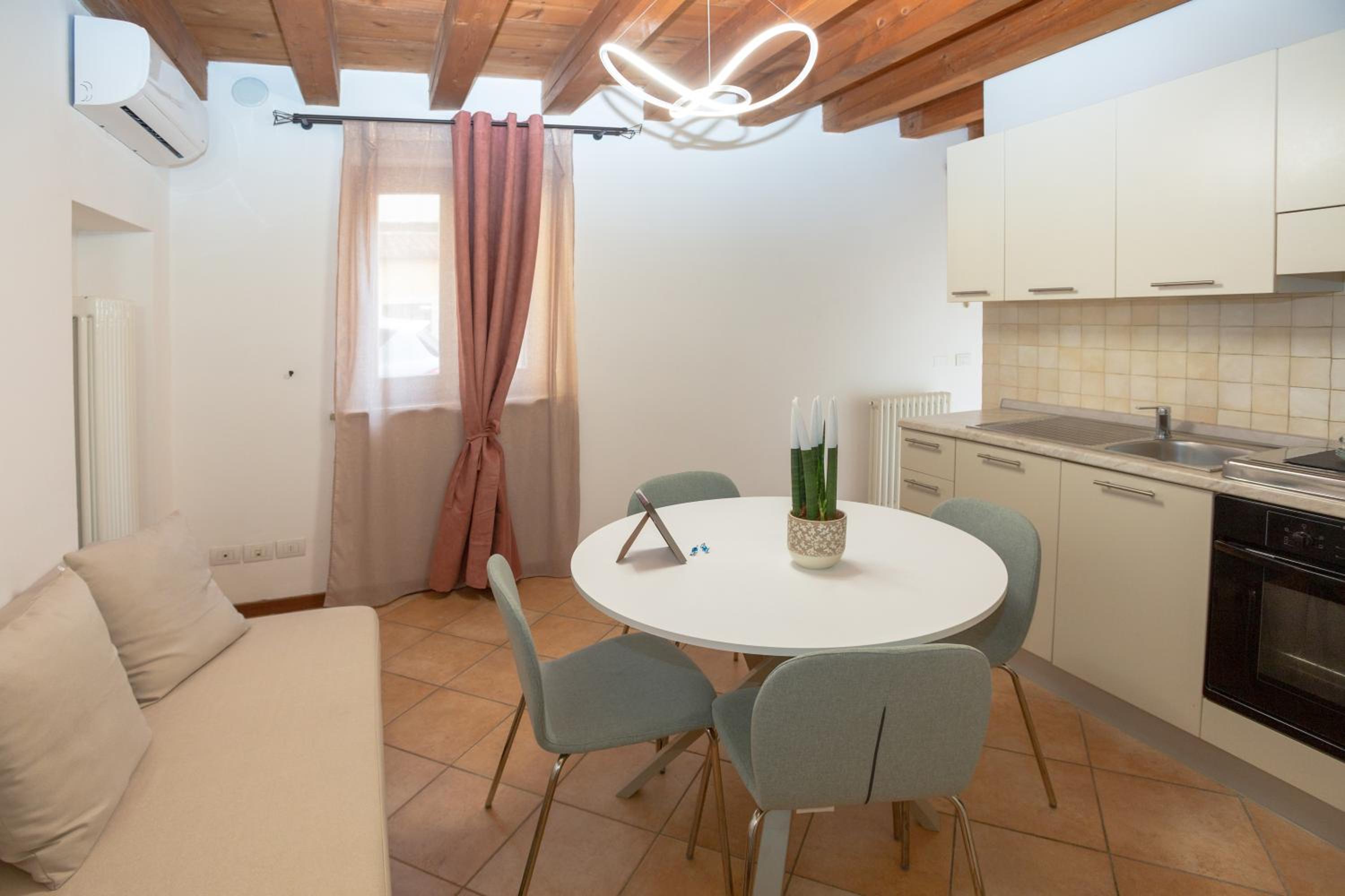 Giardino Giusti House & Court