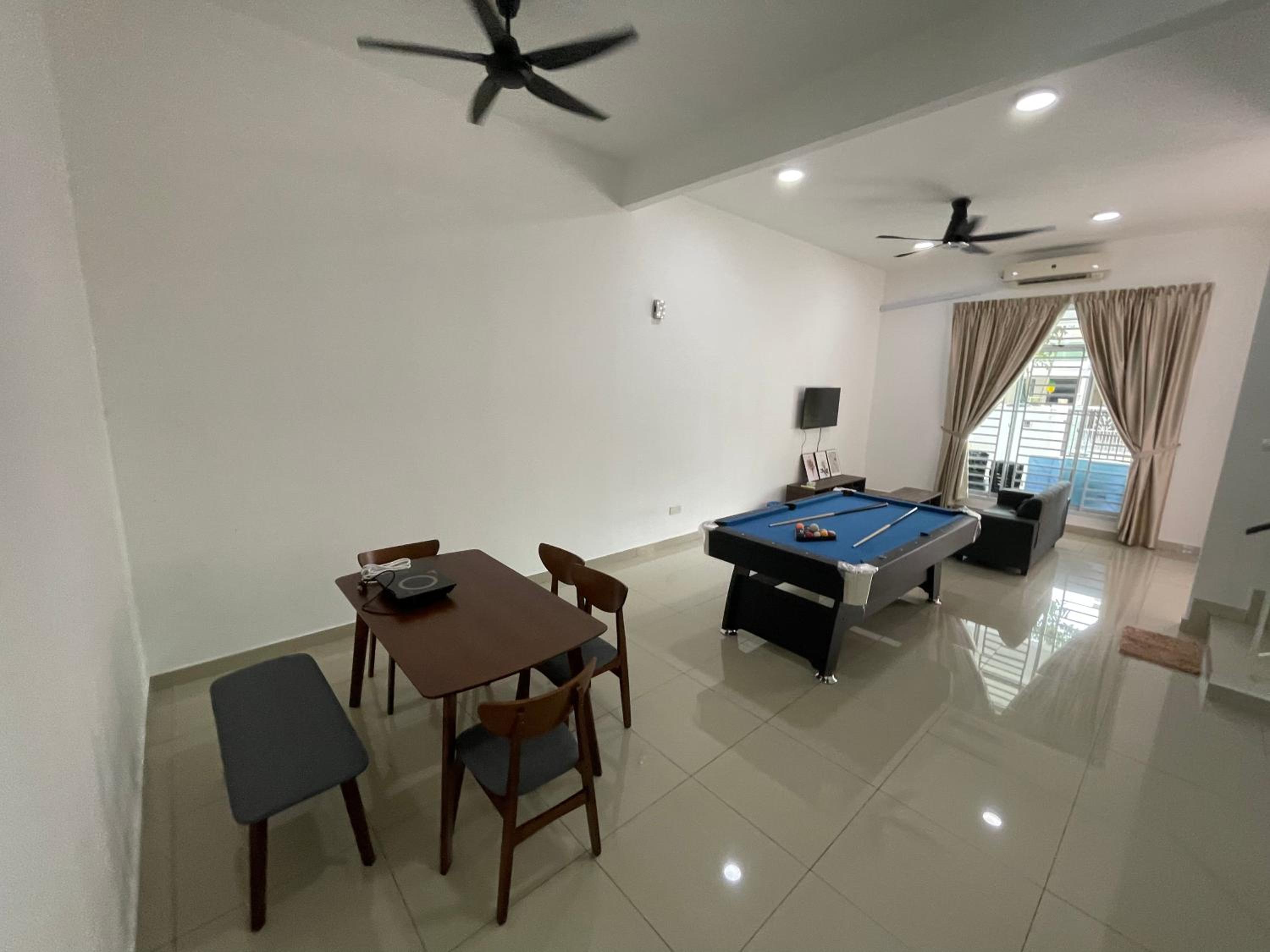 11 Austin 5mins to AICC Long Sing HeLiXuan Yi Jia PeiKin Restaurant Opposite HSI
