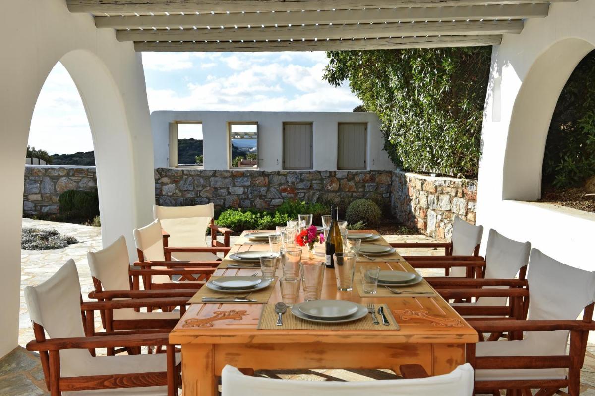 Villa Acqua · Gorgeous pool villa, stunning sea views, helipad! view 4