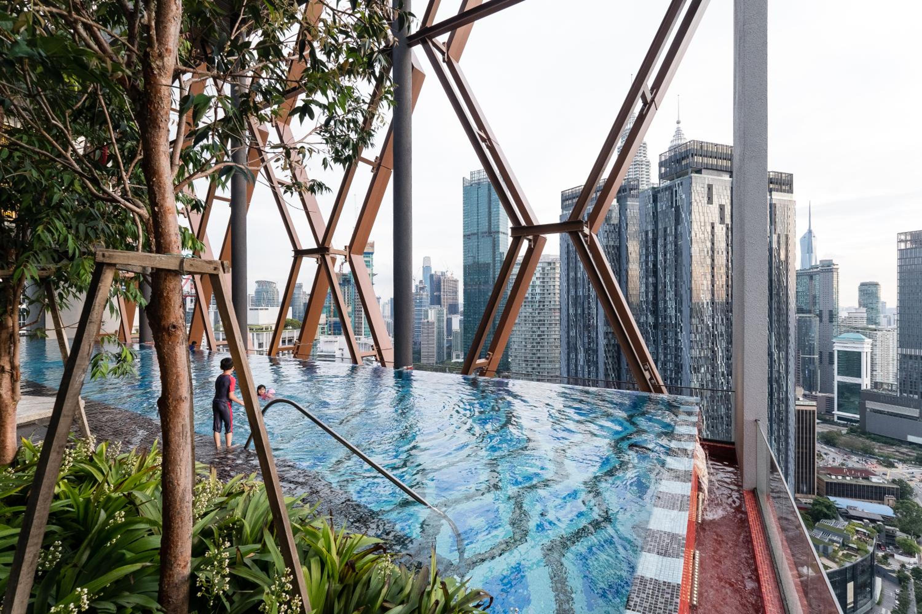 Scarletz KLCC Studio Suites 4 pax Luxury Modern Style WiFi 100Mbps