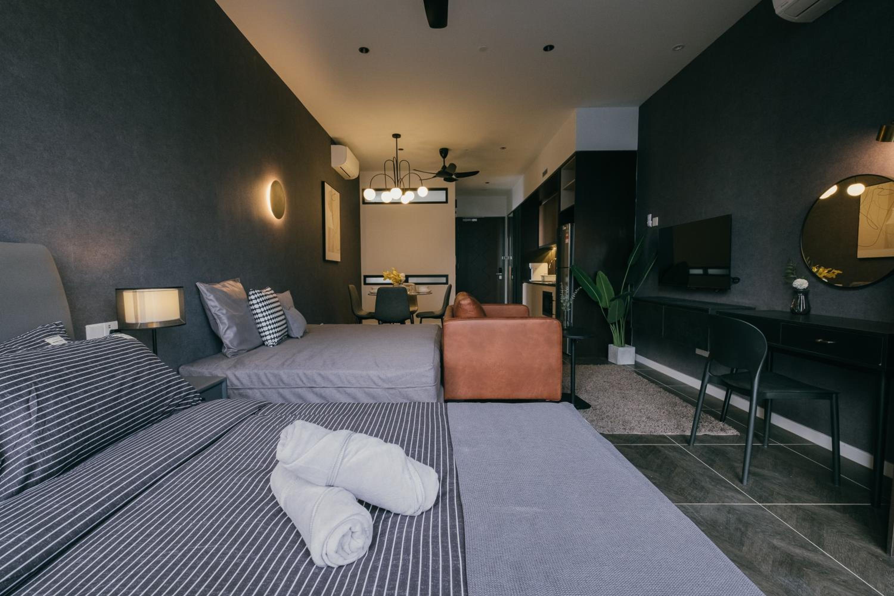 Scarletz KLCC Studio Suites 4 pax Luxury Modern Style WiFi 100Mbps