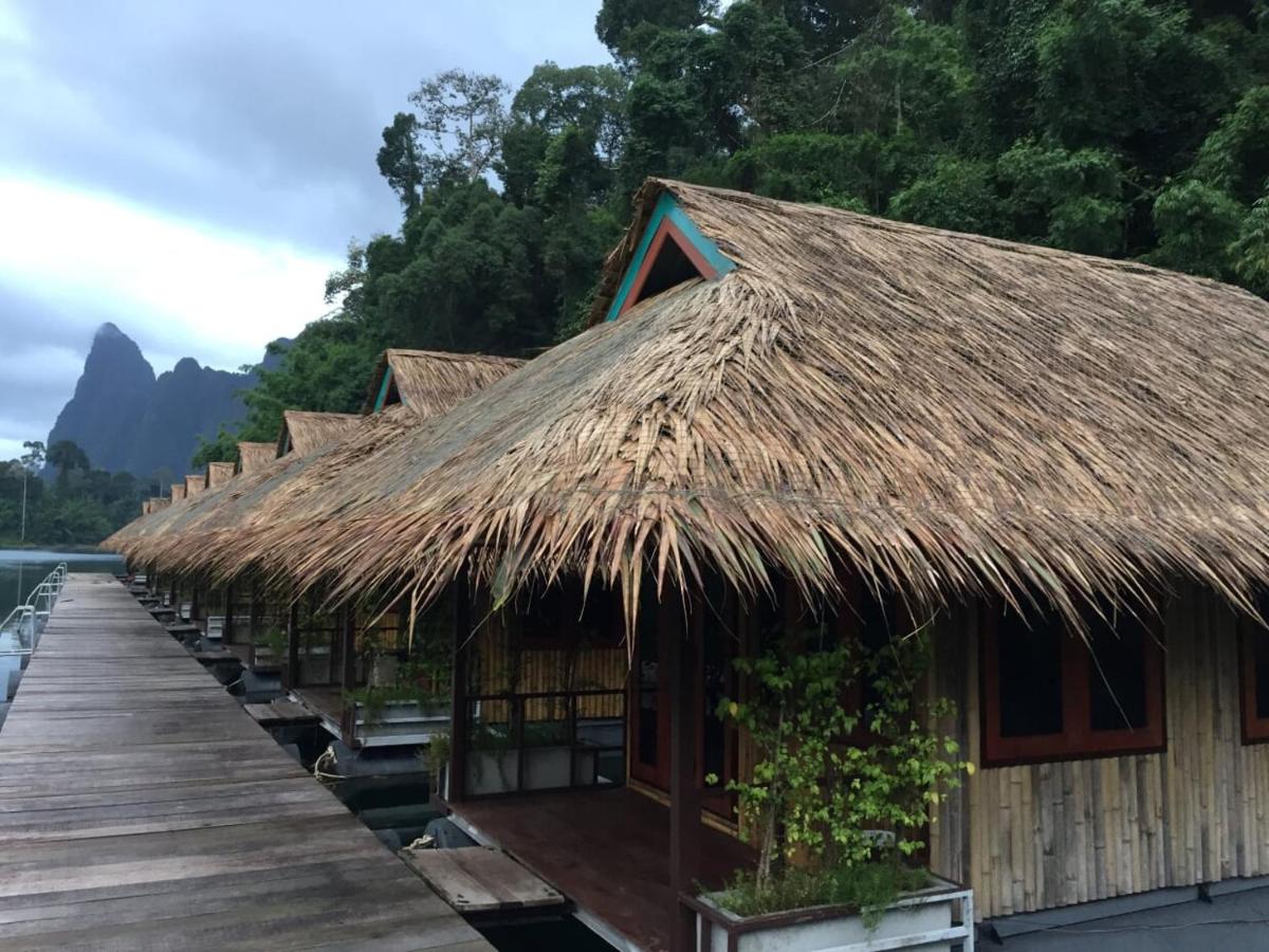 Praiwan Raft House 4