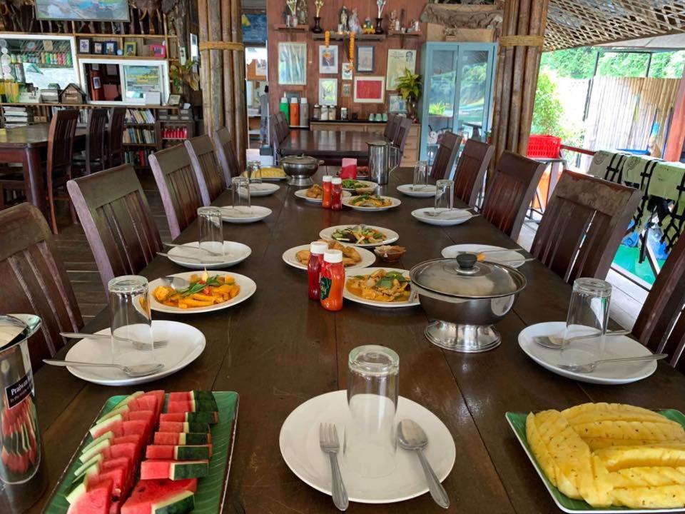 Praiwan Raft House 10