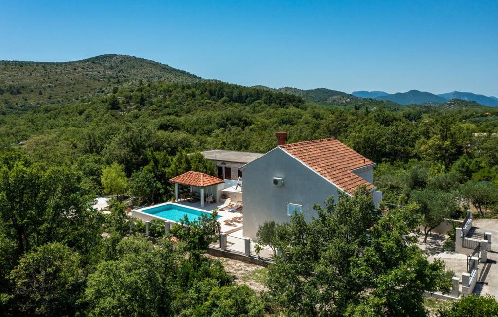 Hotel Villa Doli - Lovely holiday home with private pool - Image 1