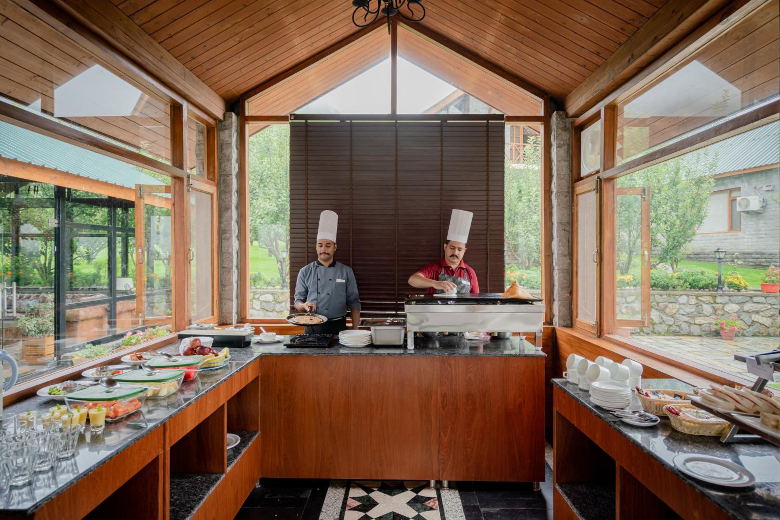 Larisa Resort Manali