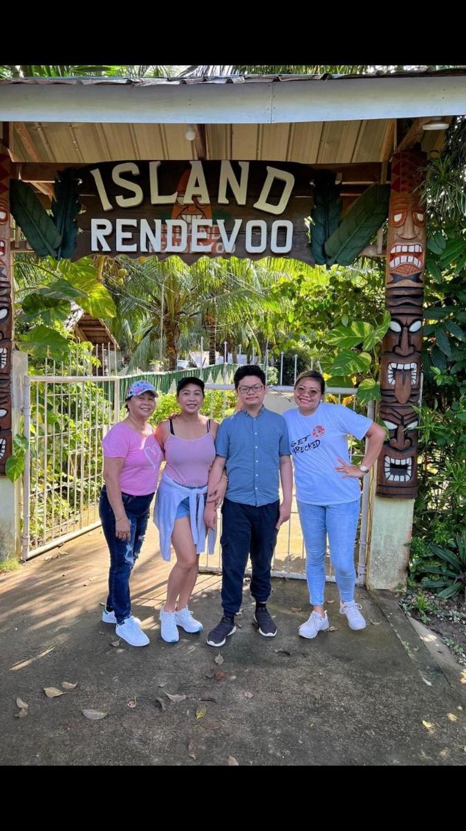 Island Rendevoo