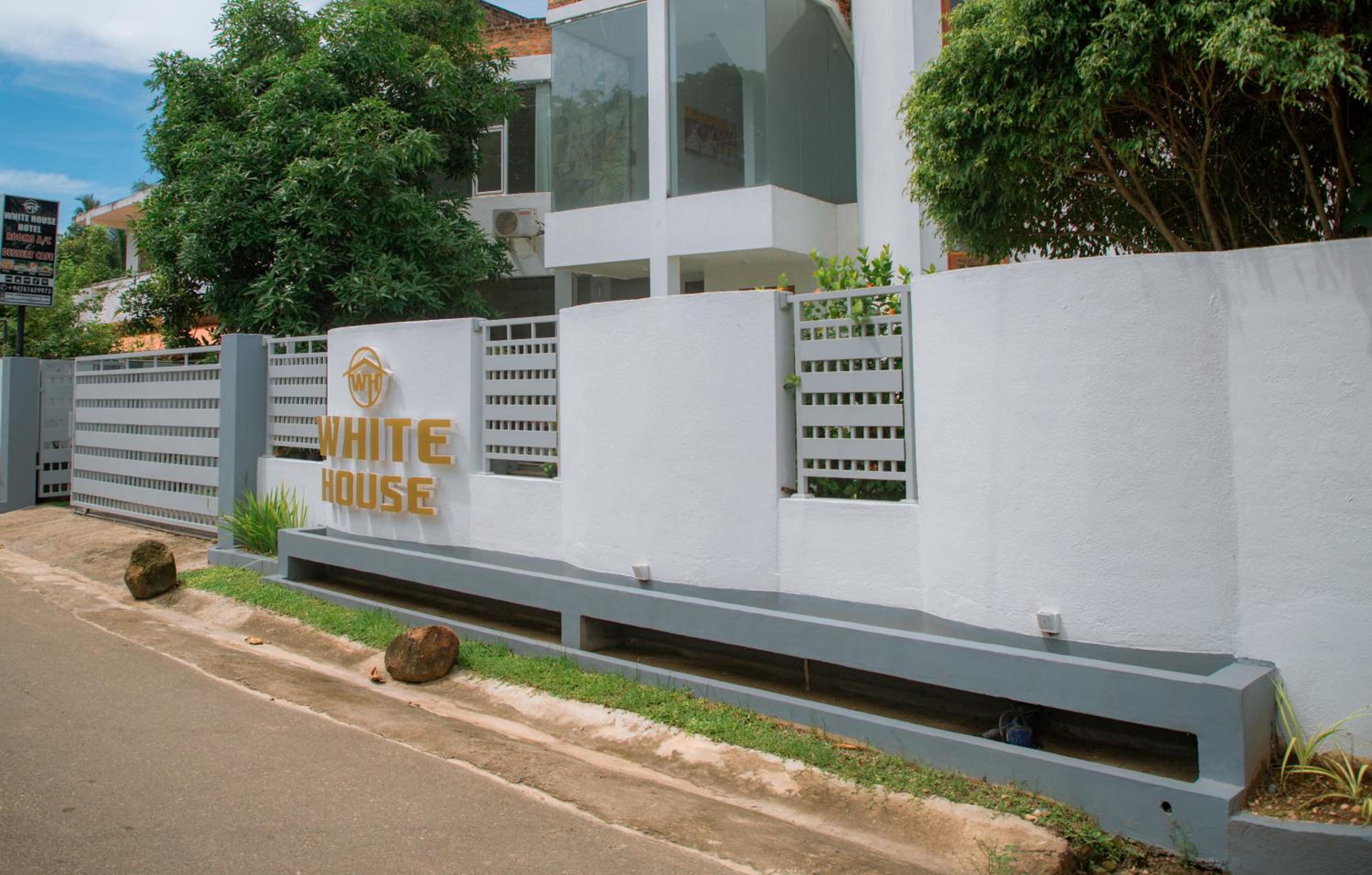 White House Hotel Mirissa view 5