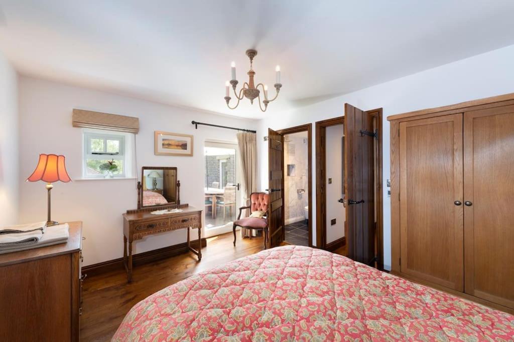 Long Roods cottage view 4