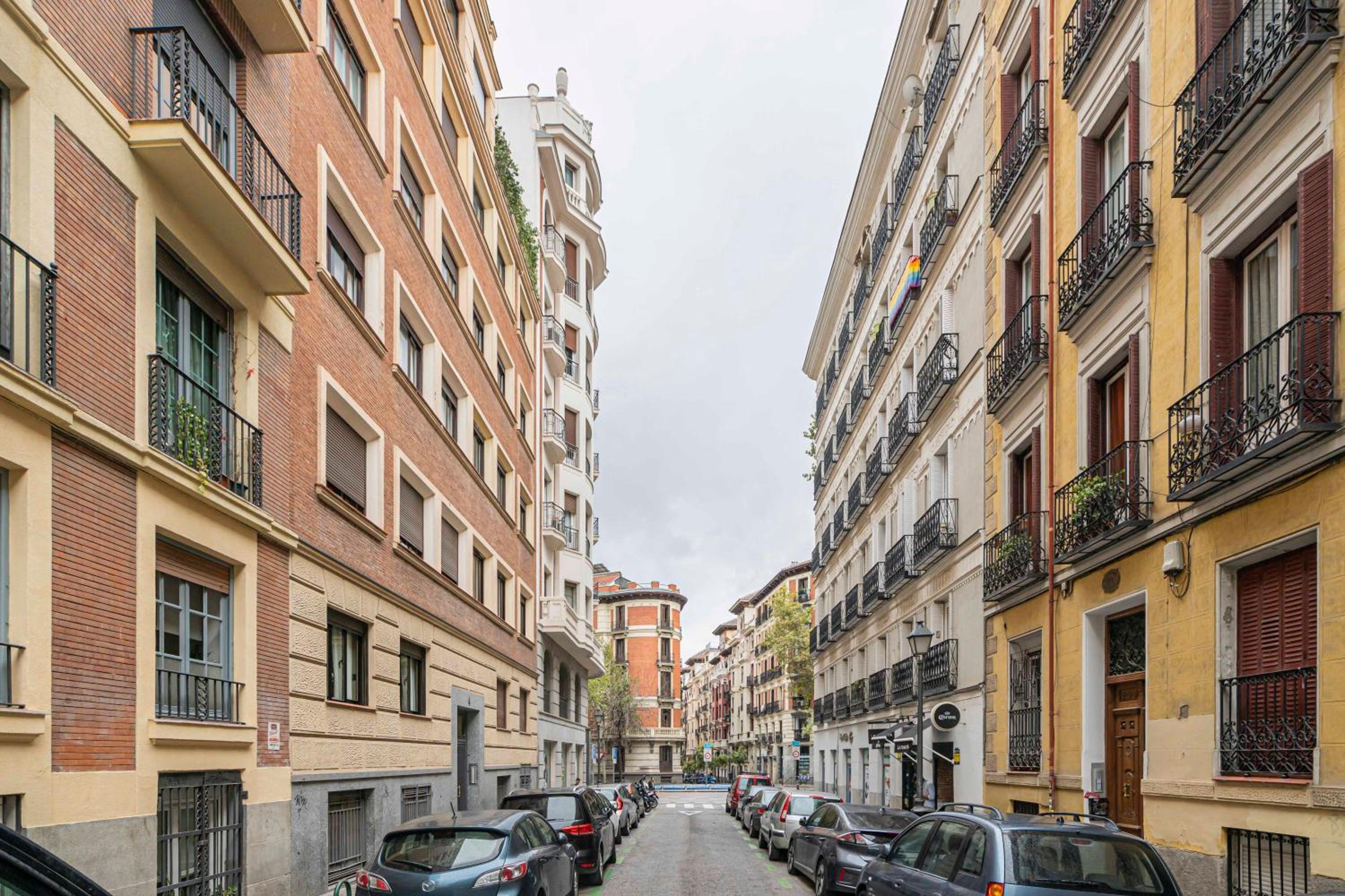 For You Rentals Glorieta de Bilbao apartment TEMPORAL EGU42 view 3