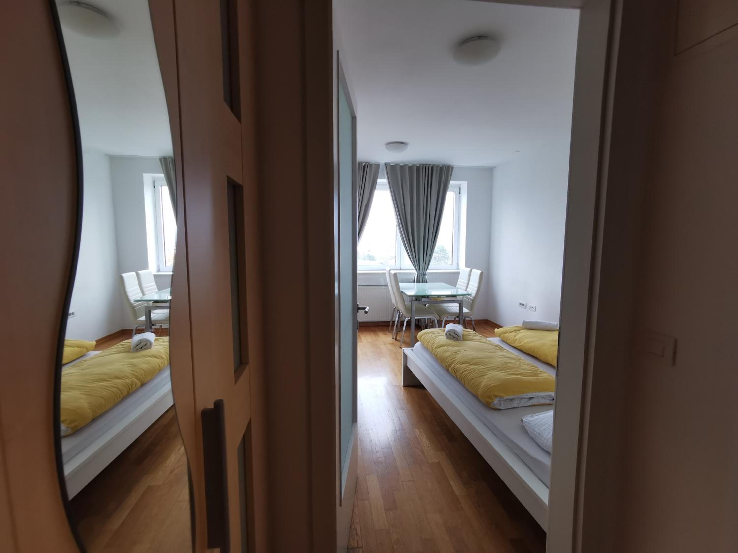 Trnovo apartment with free parking view 5