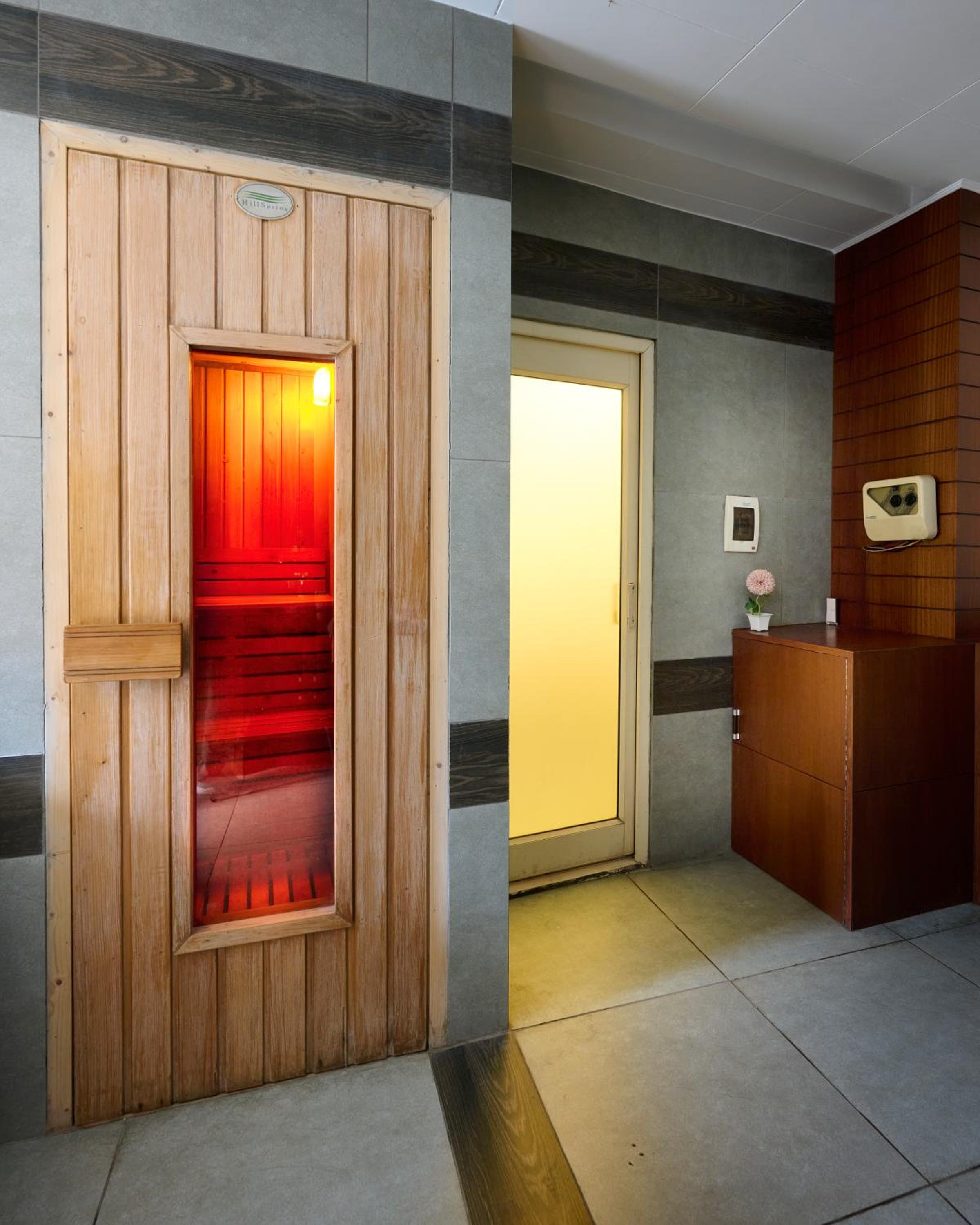 Renest River Country Resort Manali