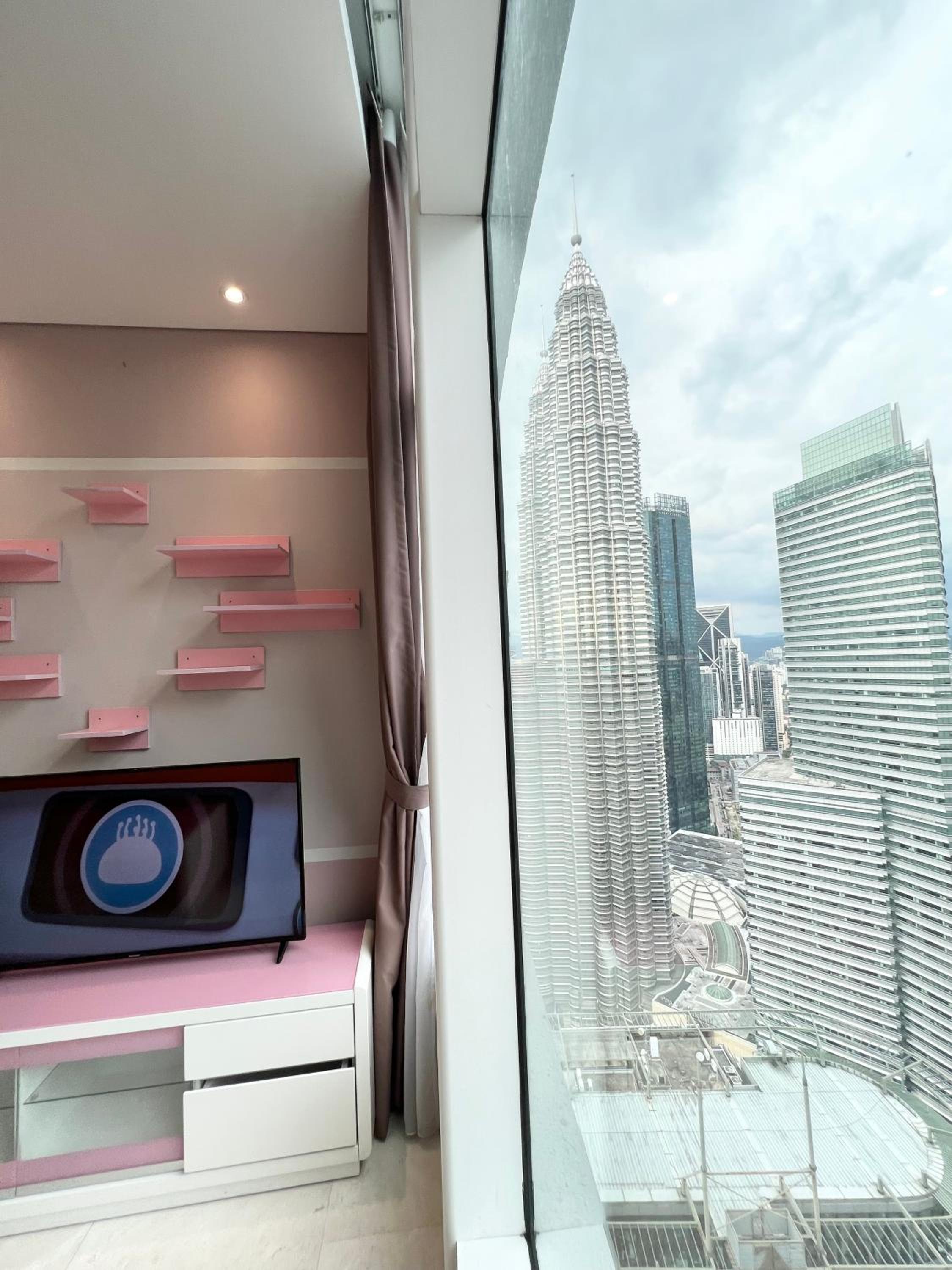 Sky Suites KLCC by GENESIS