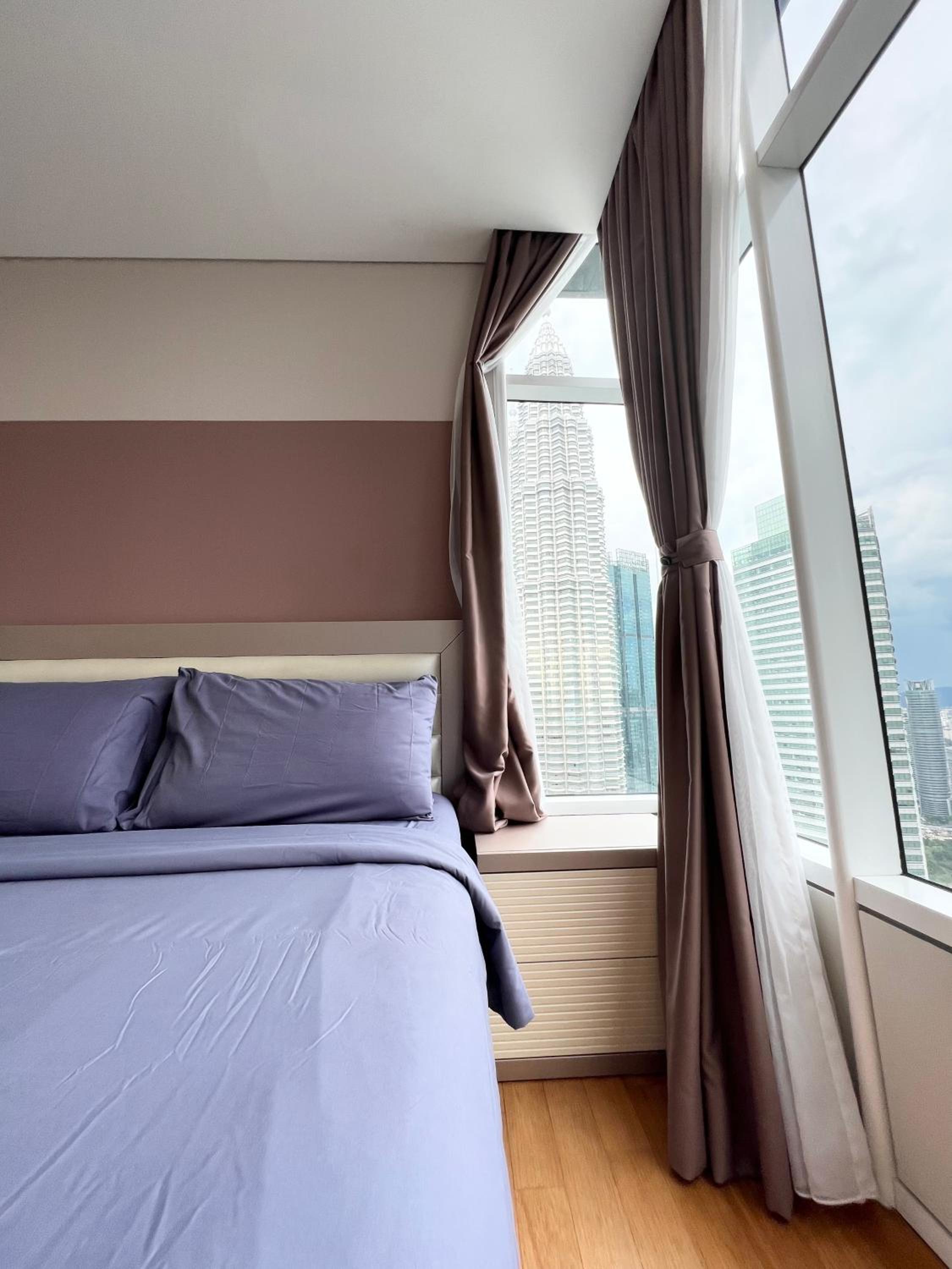 Sky Suites KLCC by GENESIS