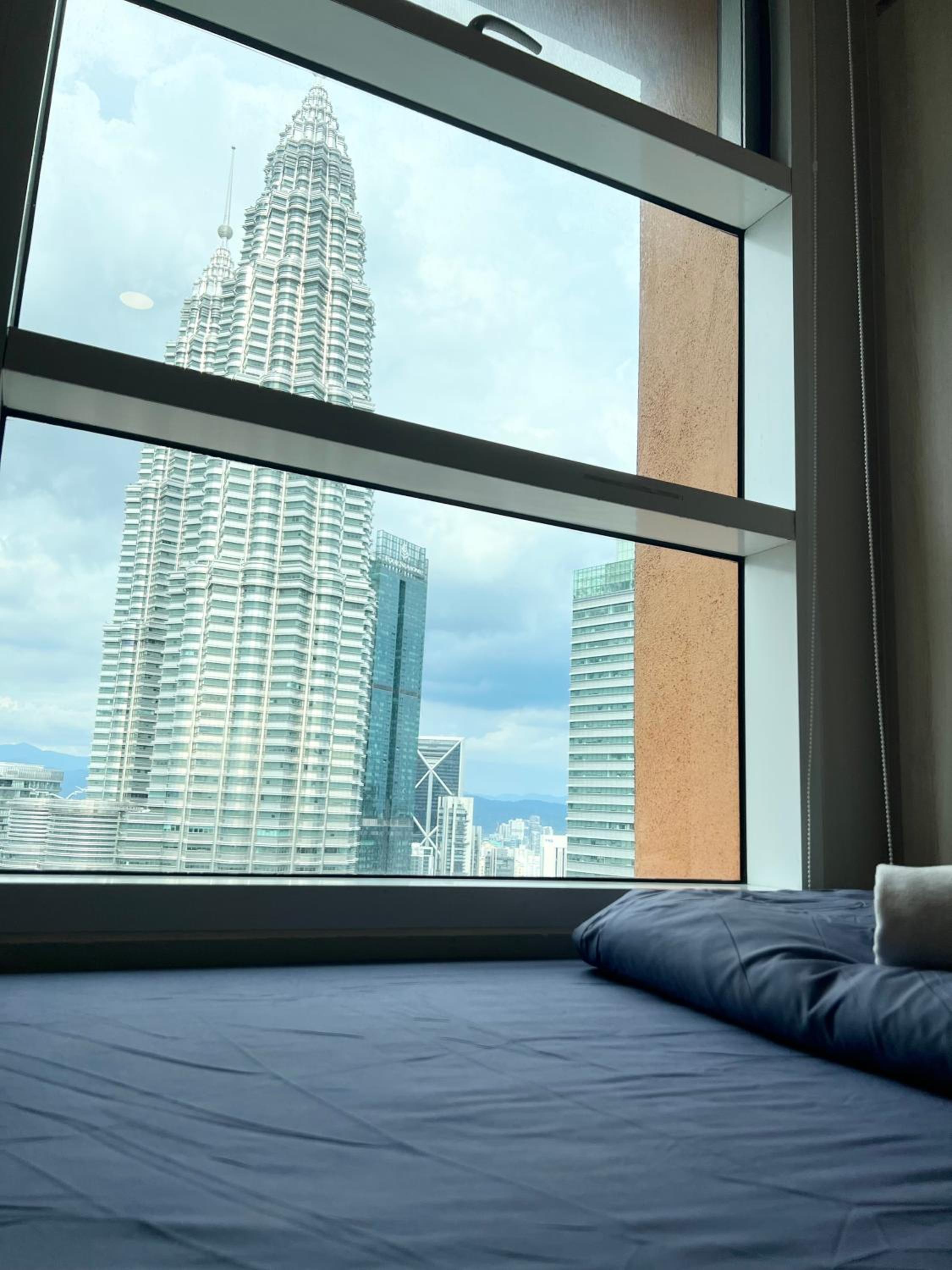 Sky Suites KLCC by GENESIS