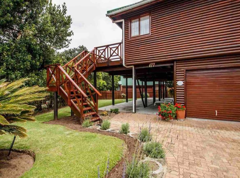 Birdsong Your Brenton-on-Sea home-away-from-home view 2