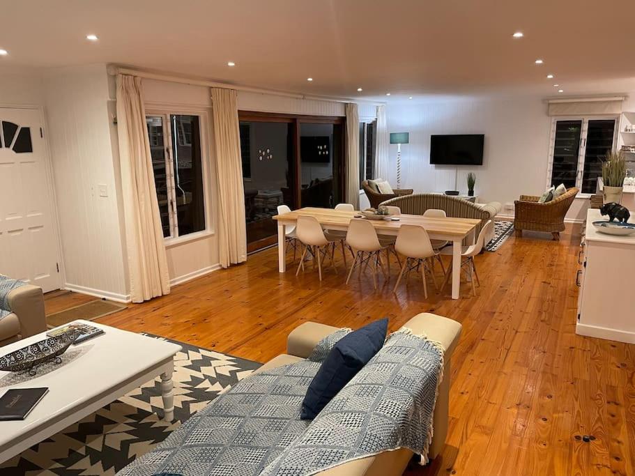 Birdsong Your Brenton-on-Sea home-away-from-home view 5