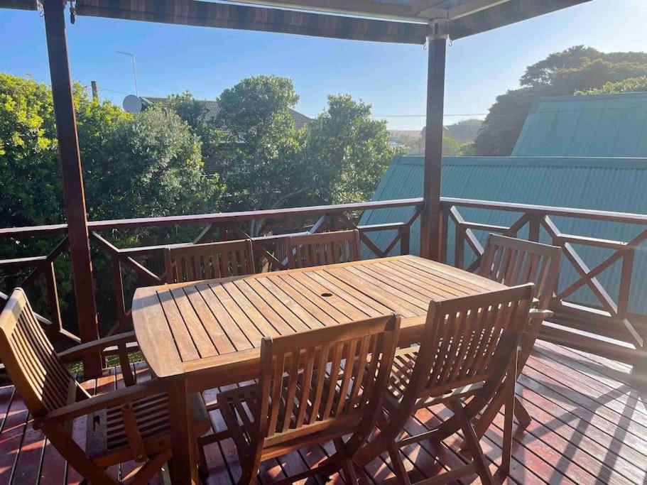 Birdsong Your Brenton-on-Sea home-away-from-home view 3