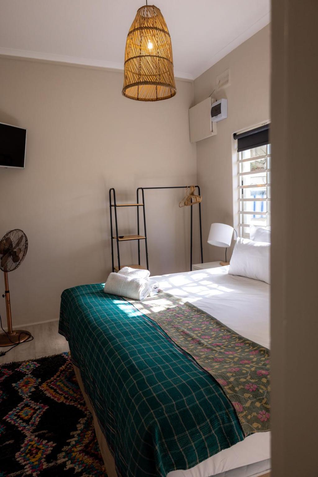 THE BIG - Luxury Backpackers