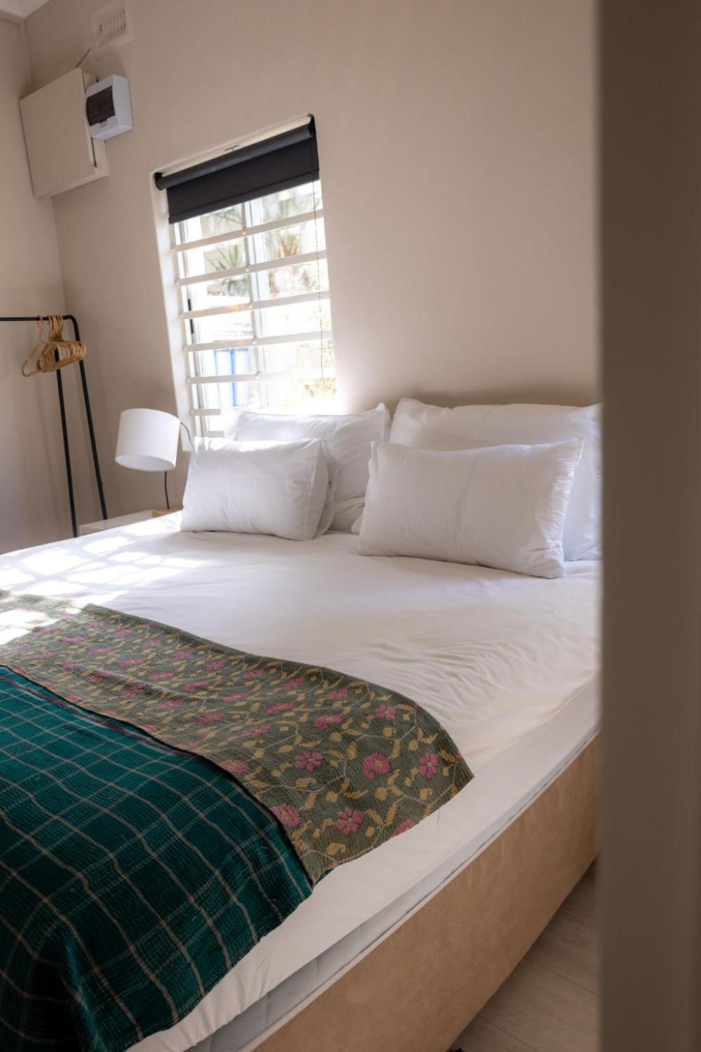 THE BIG - Luxury Backpackers