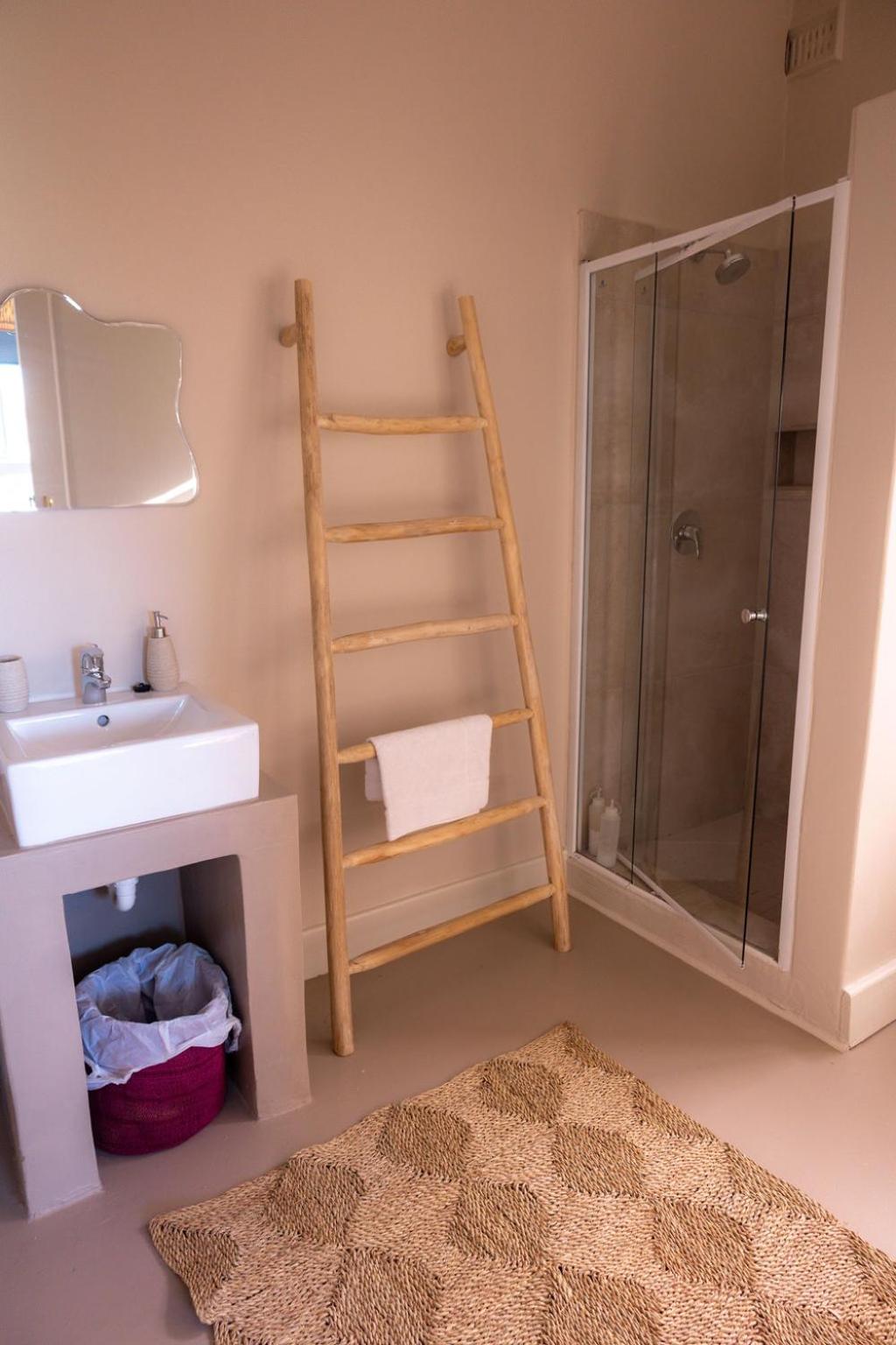 THE BIG - Luxury Backpackers