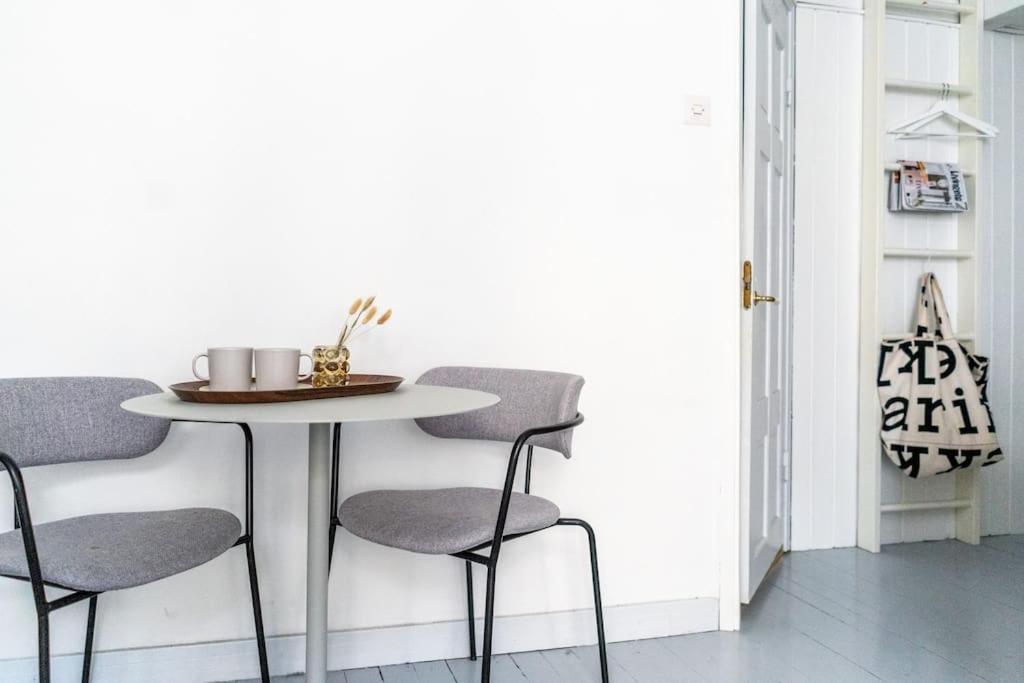 Small studio with spacious bathroom in Ullanlinna