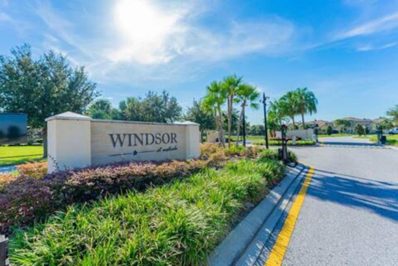 Spacious Family Villa Pool Parking Near Disney World