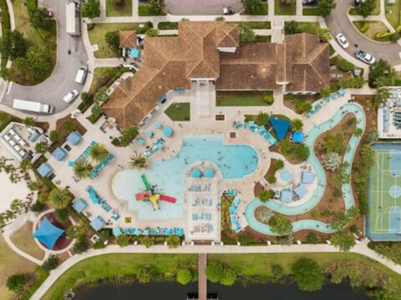 Spacious Family Villa Pool Parking Near Disney World
