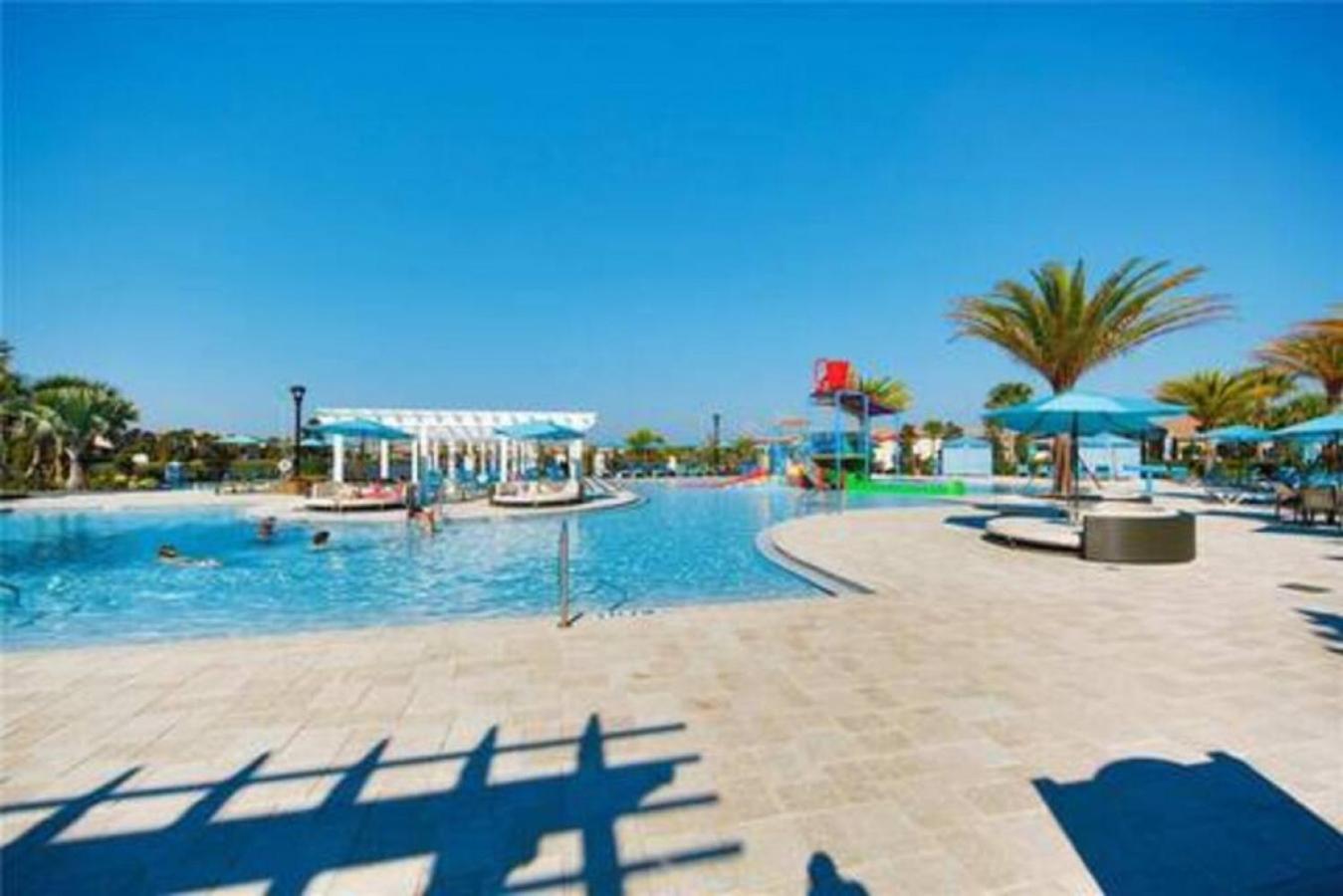 Spacious Family Villa Pool Parking Near Disney World
