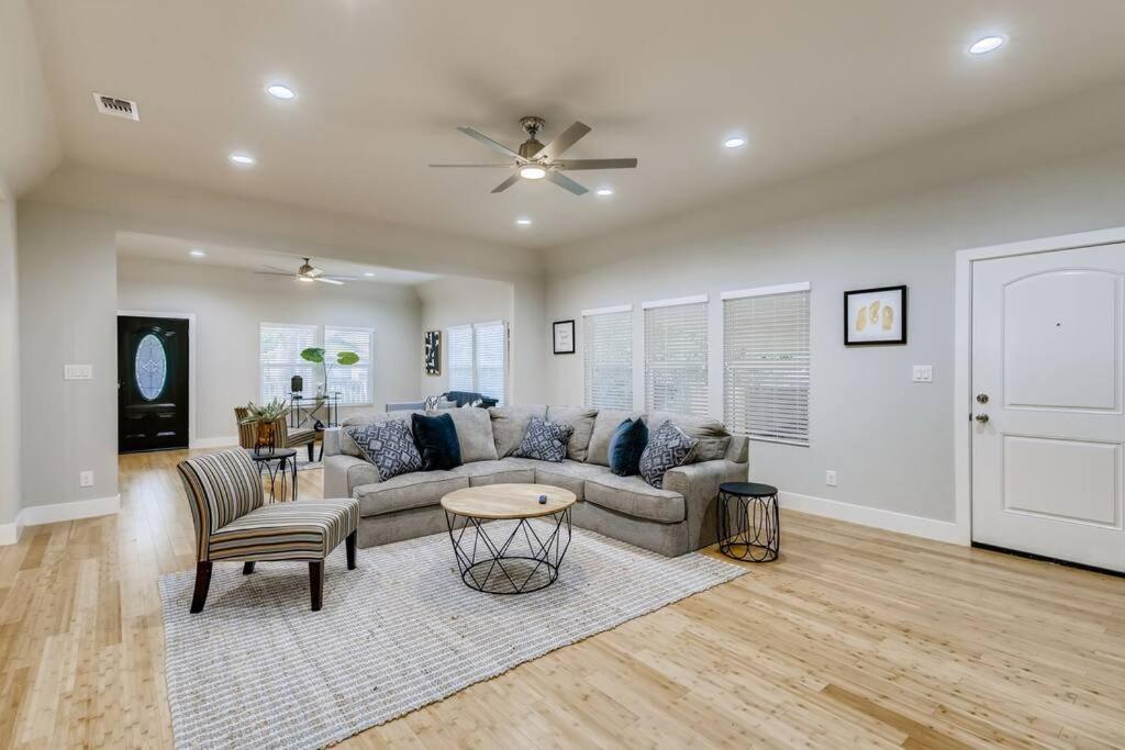 NEW 4 BDRM Home off St Mary’s Mins To Pearl/River! view 5